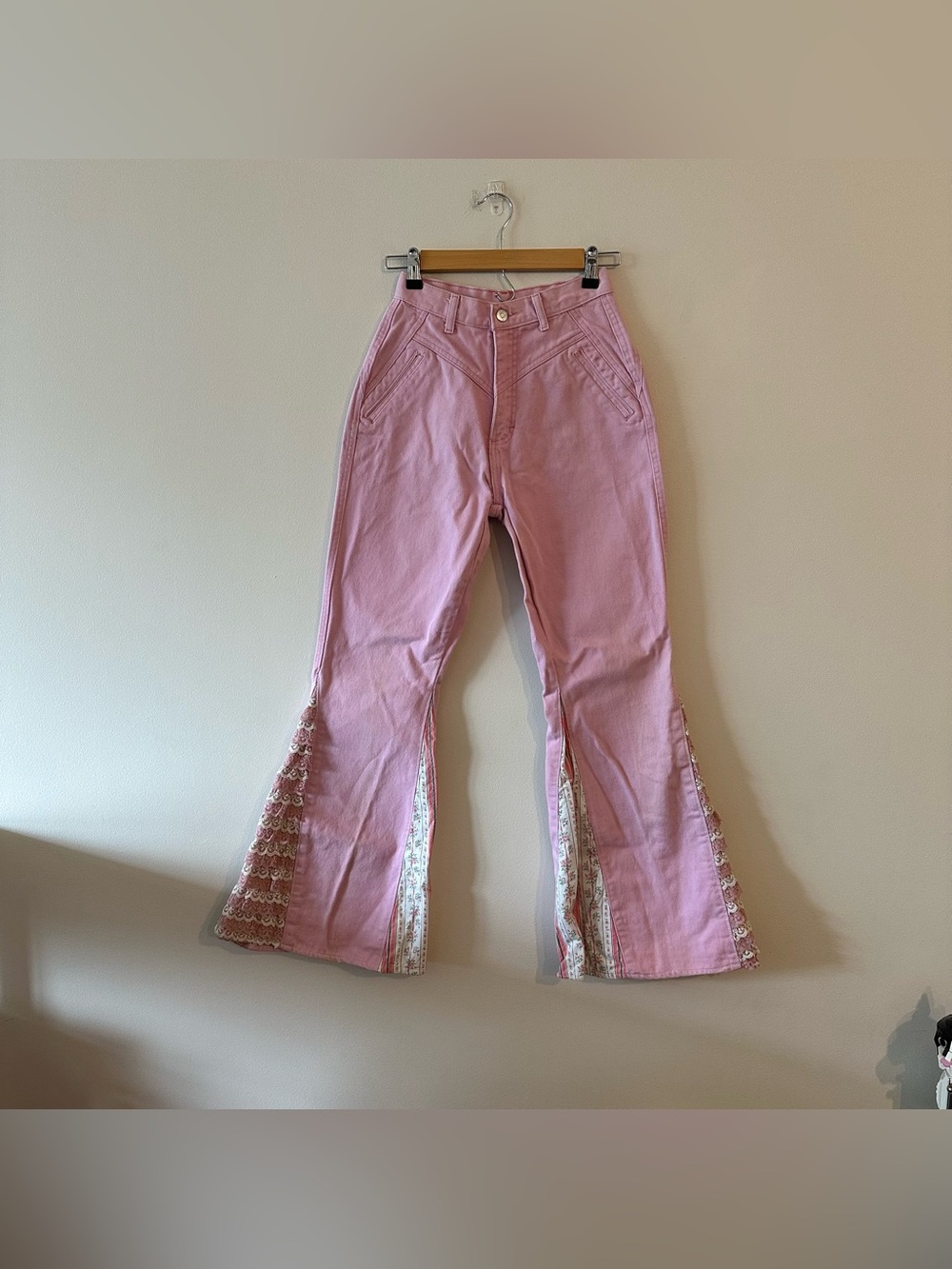 Vintage Wrangler Pink Coquette Lace Floral Insert Flare Western XXS 00